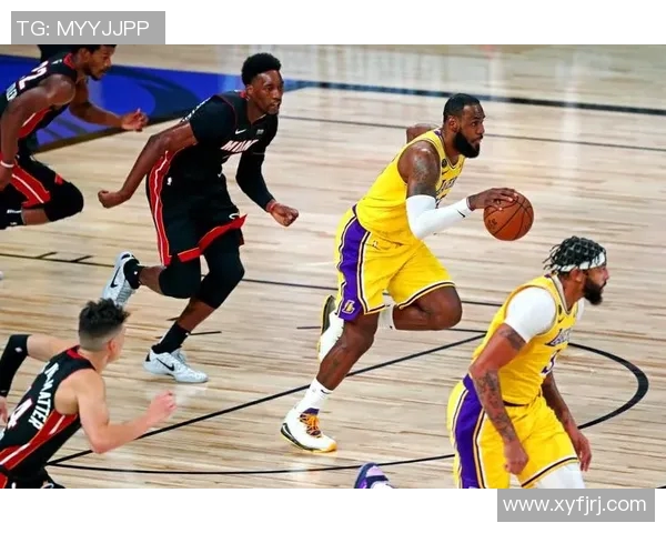 勇士与湖人激战正酣NBA季后赛巅峰对决引发球迷热议